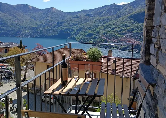 Piazzetta House Stunning Lake View Welcome Cocktail At Il Baretto