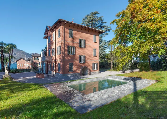 Lake View Apartment With Pool, Garden And Parking