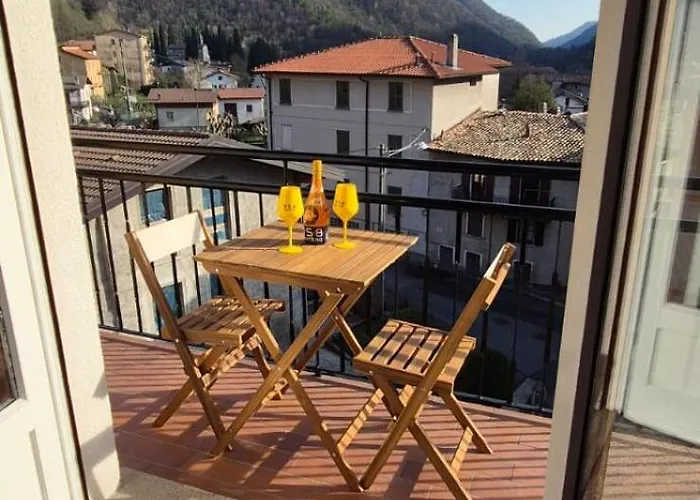 Valley View Apartment