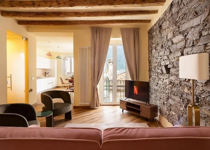 Casa Regina Margherita - Lussuoso Appartamento Vista Lago Con Parcheggio E Aria Condizionata