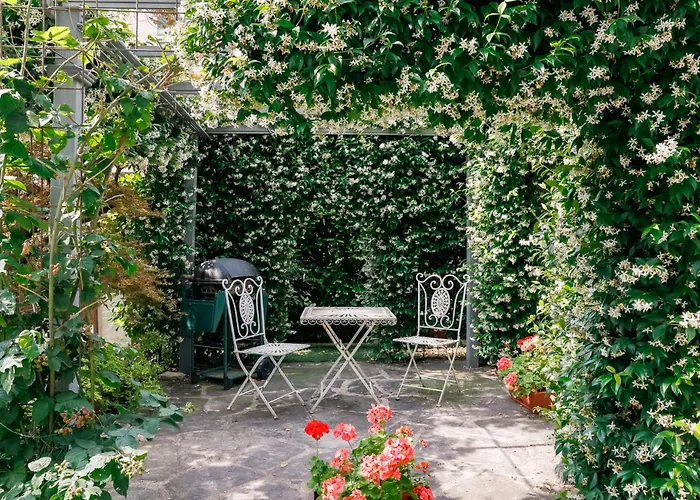 Doriana\'S House With Garden & Parking