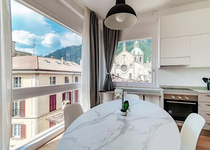 Downtown Como-Luxury Suites