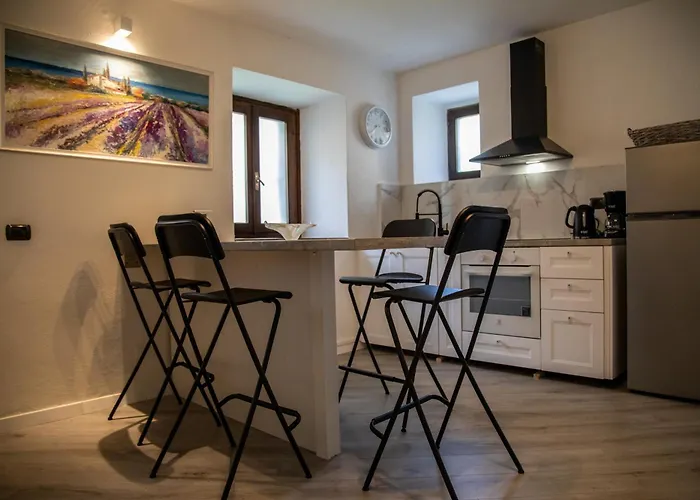 Il Borgo Sul Lago Di Como