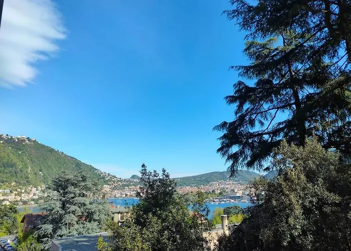 The Running Lake Holiday Apartment - Villa Olmo