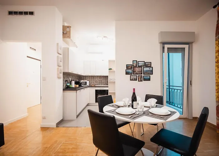 Sweethome Ampio Bilocale In Centro Con Parcheggio Gratuito Coperto Vicino A Stazione Como-Milano