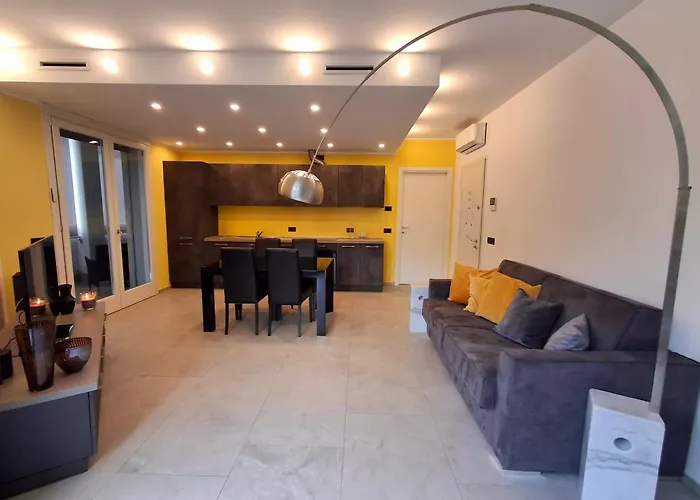 Casa Di Como.