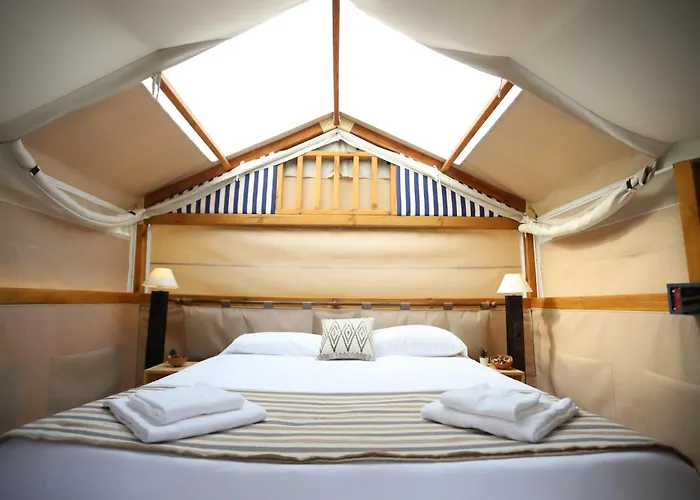 Glamping Italia 90 Mini Lodges