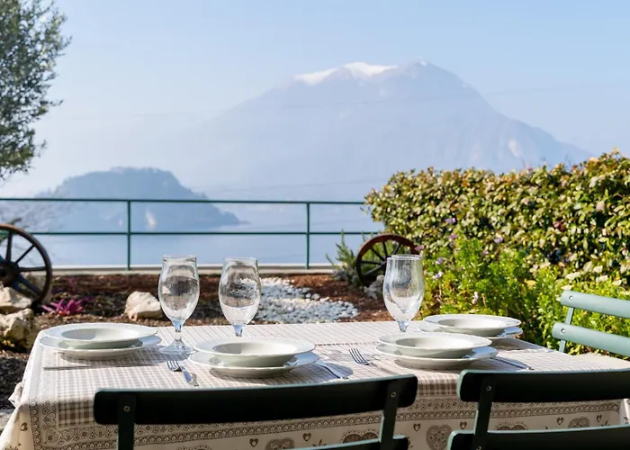 The Terrace On The Como Lake - Varenna Pino
