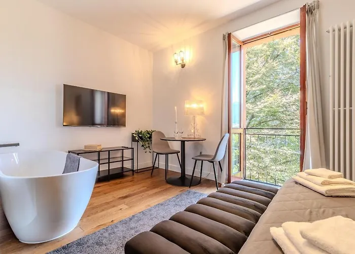 Blue Como Luxury Suite