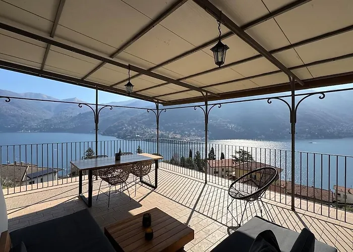 Alberto\'S Terrace Moltrasio