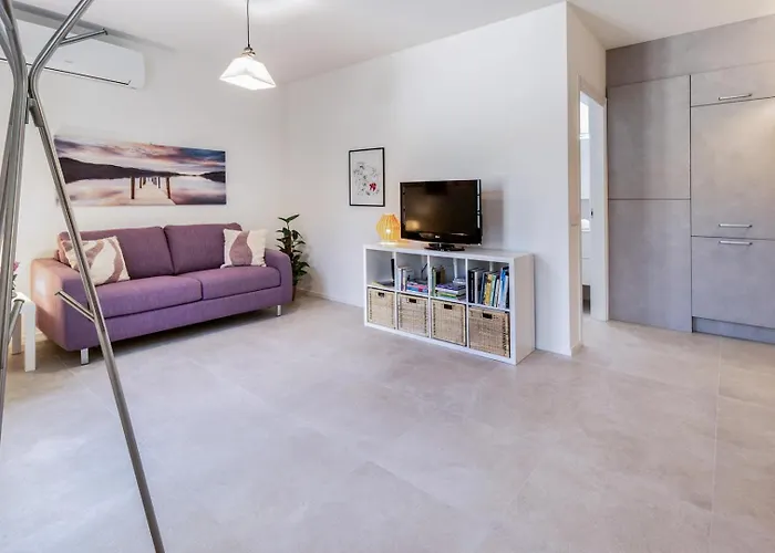 La Breva - Central Apartment - 1 Minuto Dal Centro