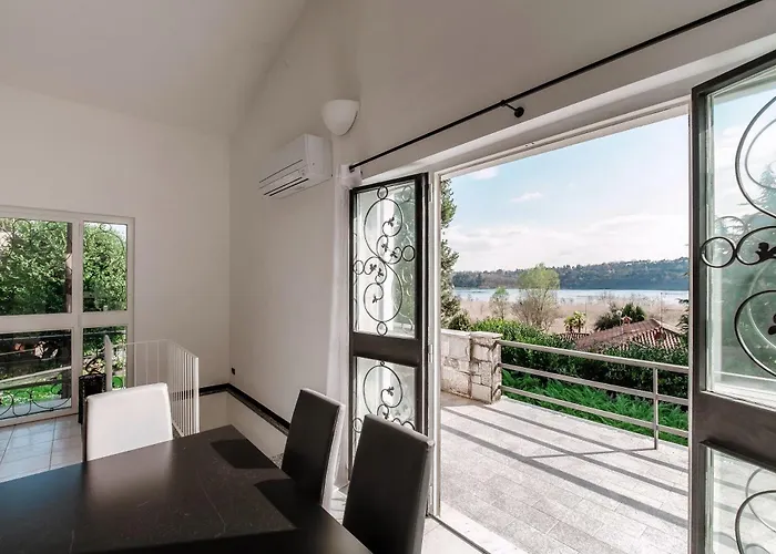 Montorfano Garden & Lake View By Quokka 360 - Villa Near Lake Como