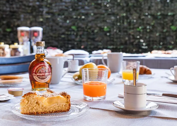 B&B La Corte And Home Restaurant - Free Parking - 10 Minutes To The Lake And Centre