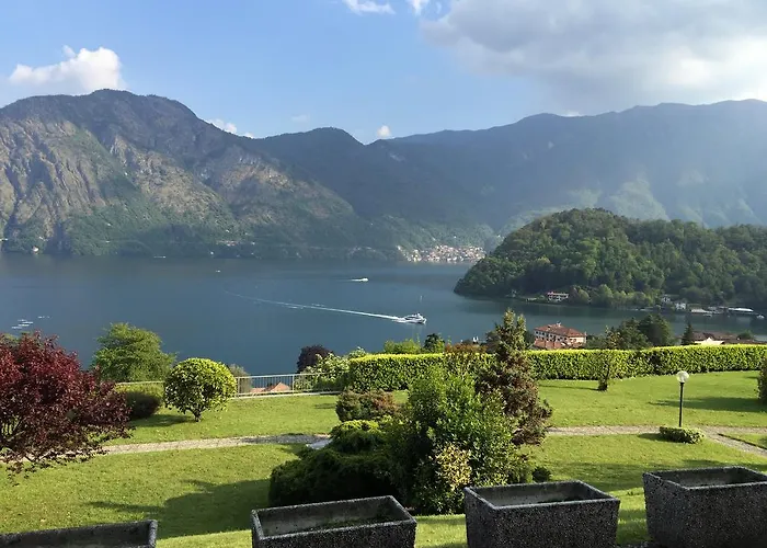 Apartment Bella Vista In Mezzegra With Pool Sleeps 6- By Italian Apartments