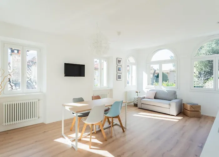 Lovely Corner In The Heart Of The Lake By Rent All Como