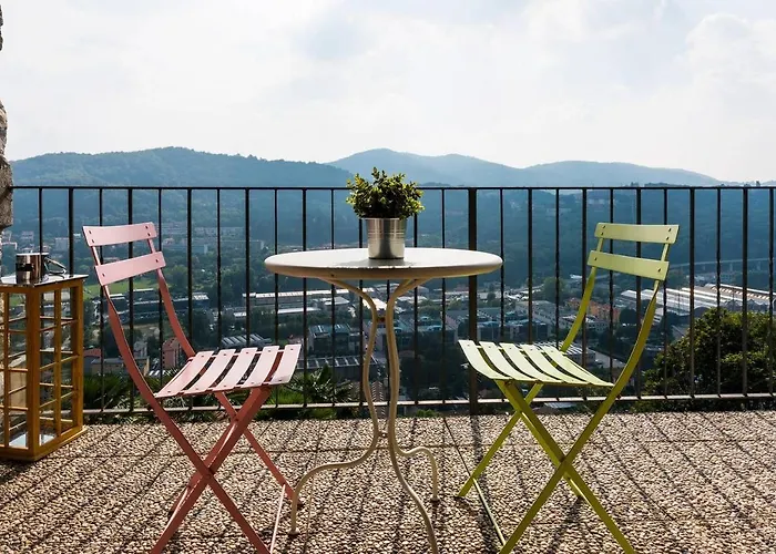 Joivy Scenic 2Br Apt With Balcony & Parking