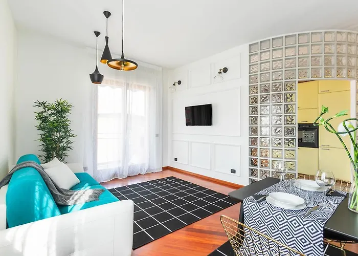 Santa Chiara Apartment By Myhomeincomo