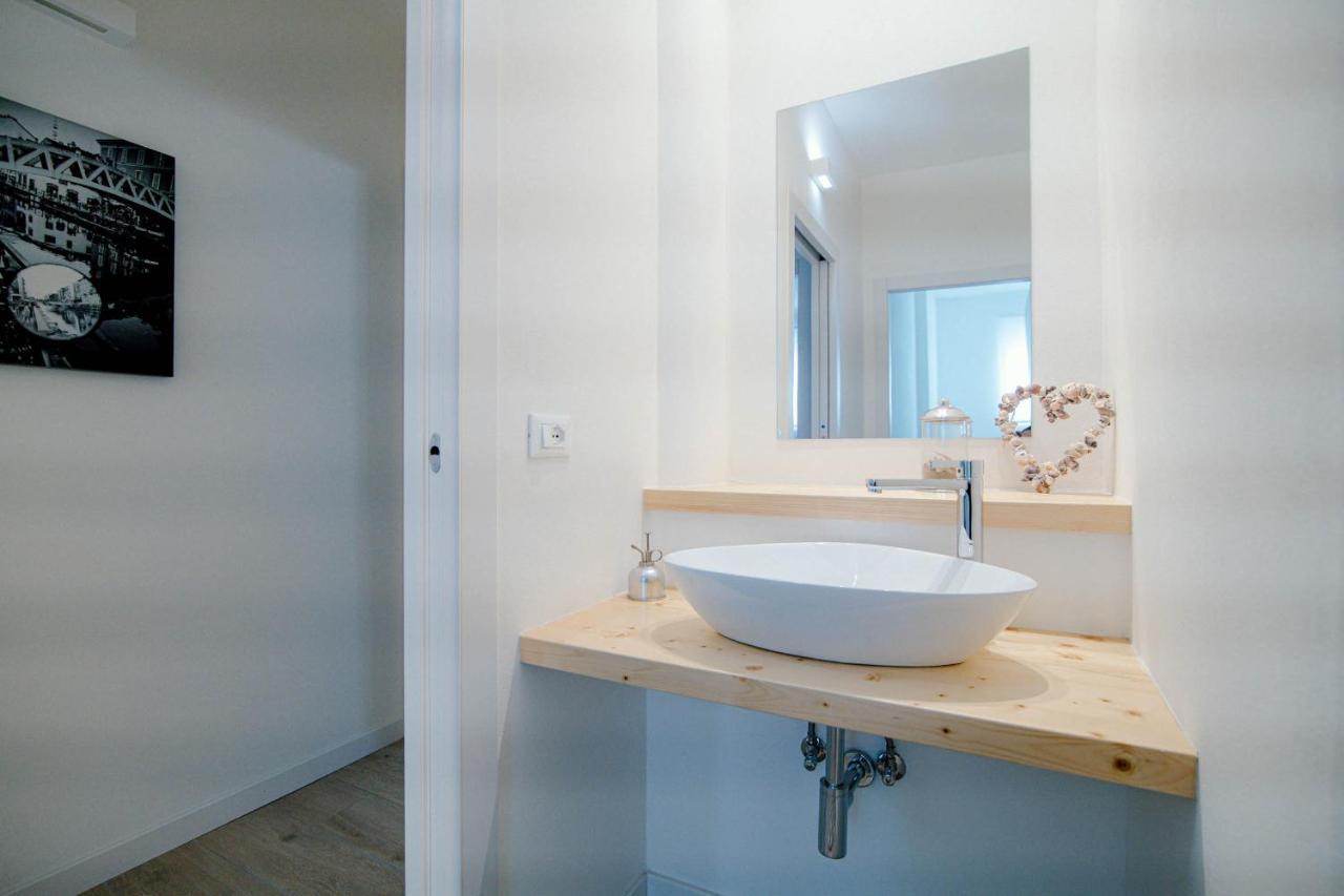 White Soul - By Myhomeincomo Apartment