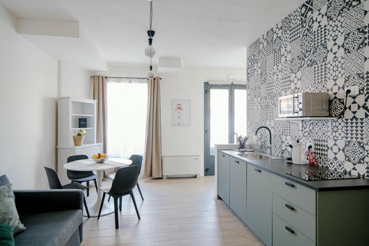 White Soul - By Myhomeincomo Apartment