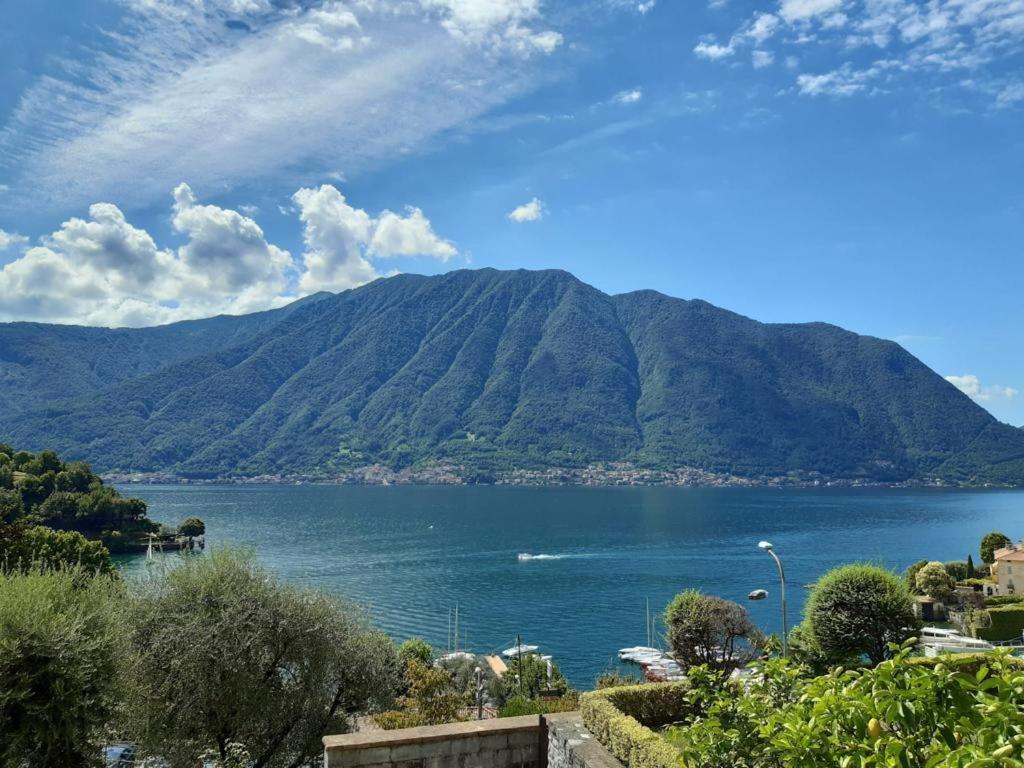 Big With View And Two Bedrooms * Sala Comacina