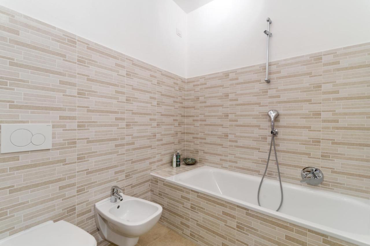 Apartment Como Lake Cosy Flat With Garden And Parking