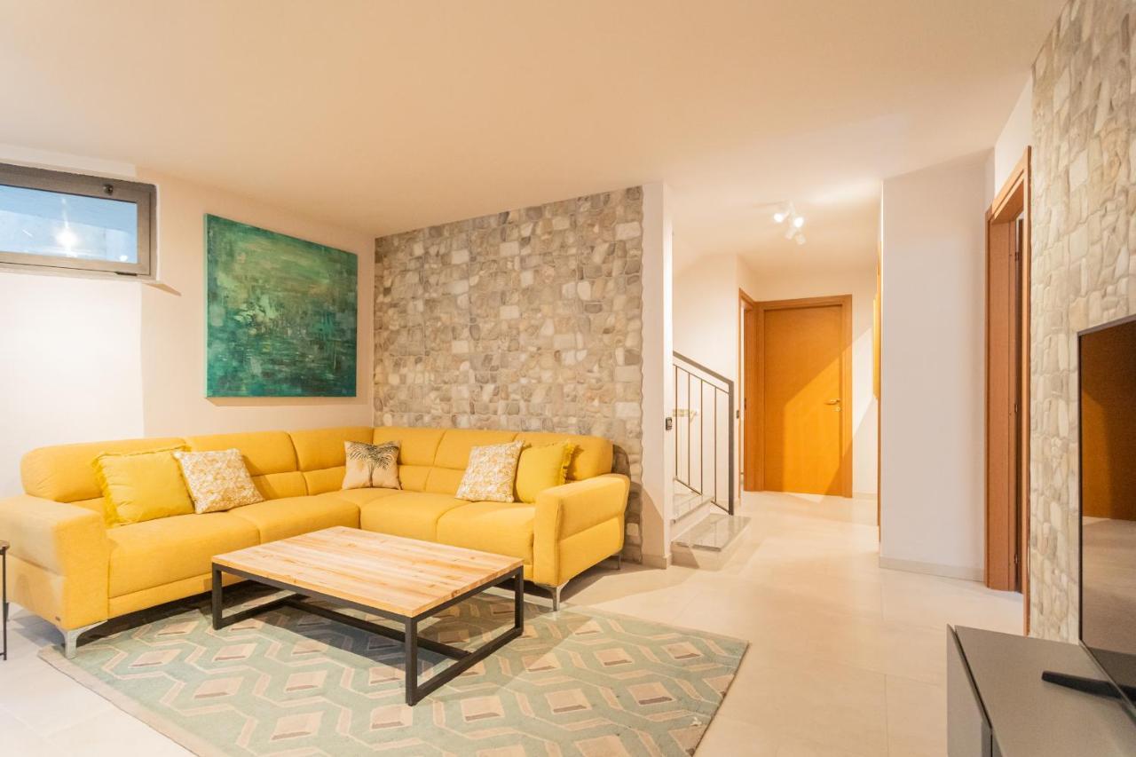 Castello With Jacuzzi & Priceless View By Rent Villa *
