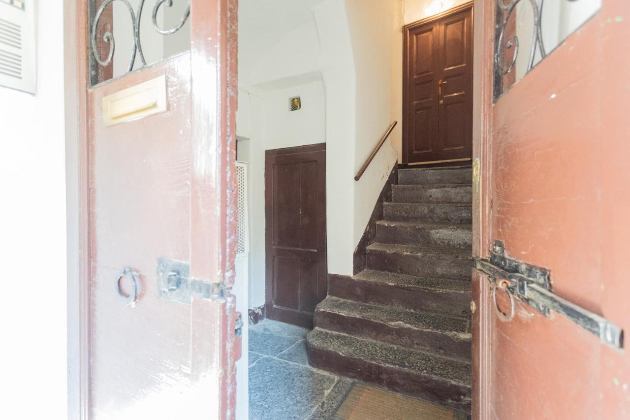 P Terrace - Lake View By Rent All Como Apartment