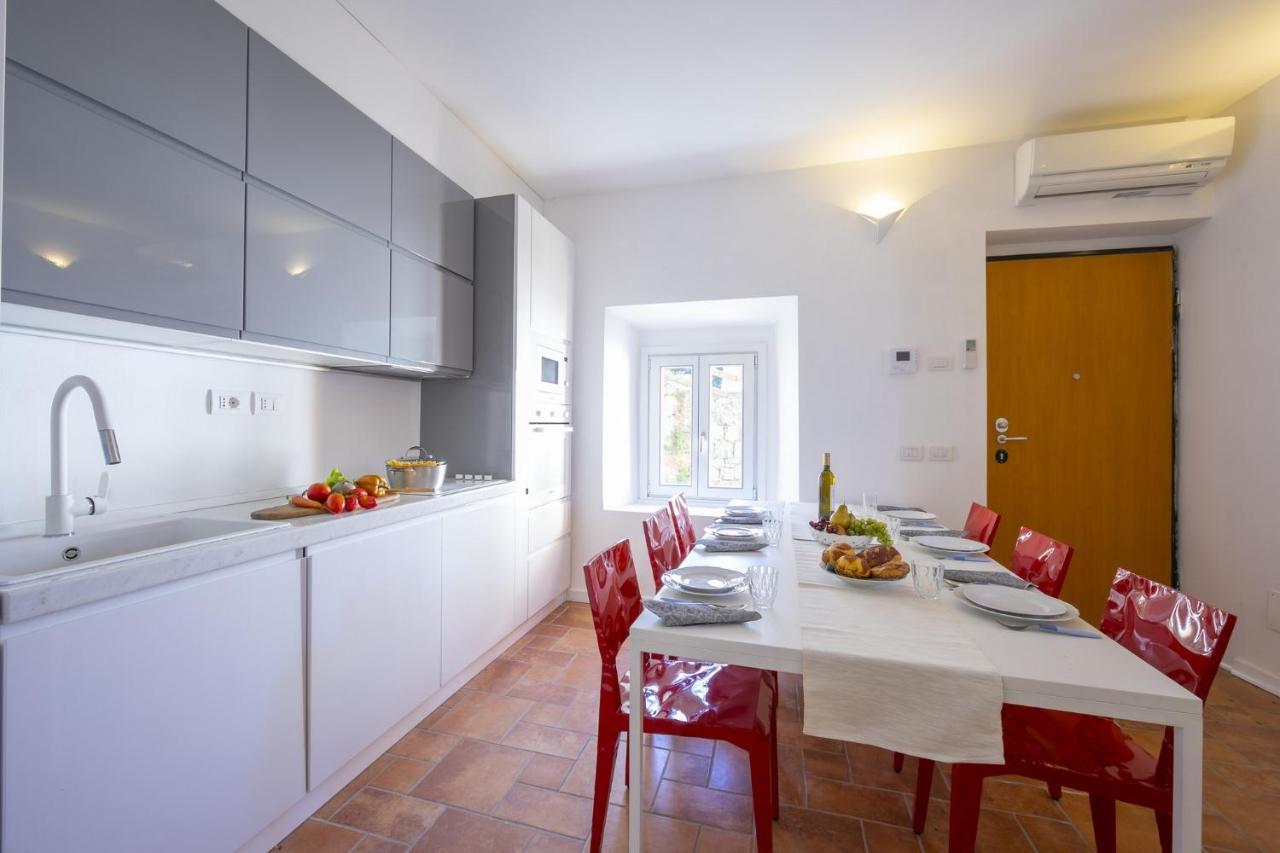 Paradiso Del Lago Cristina Apartment