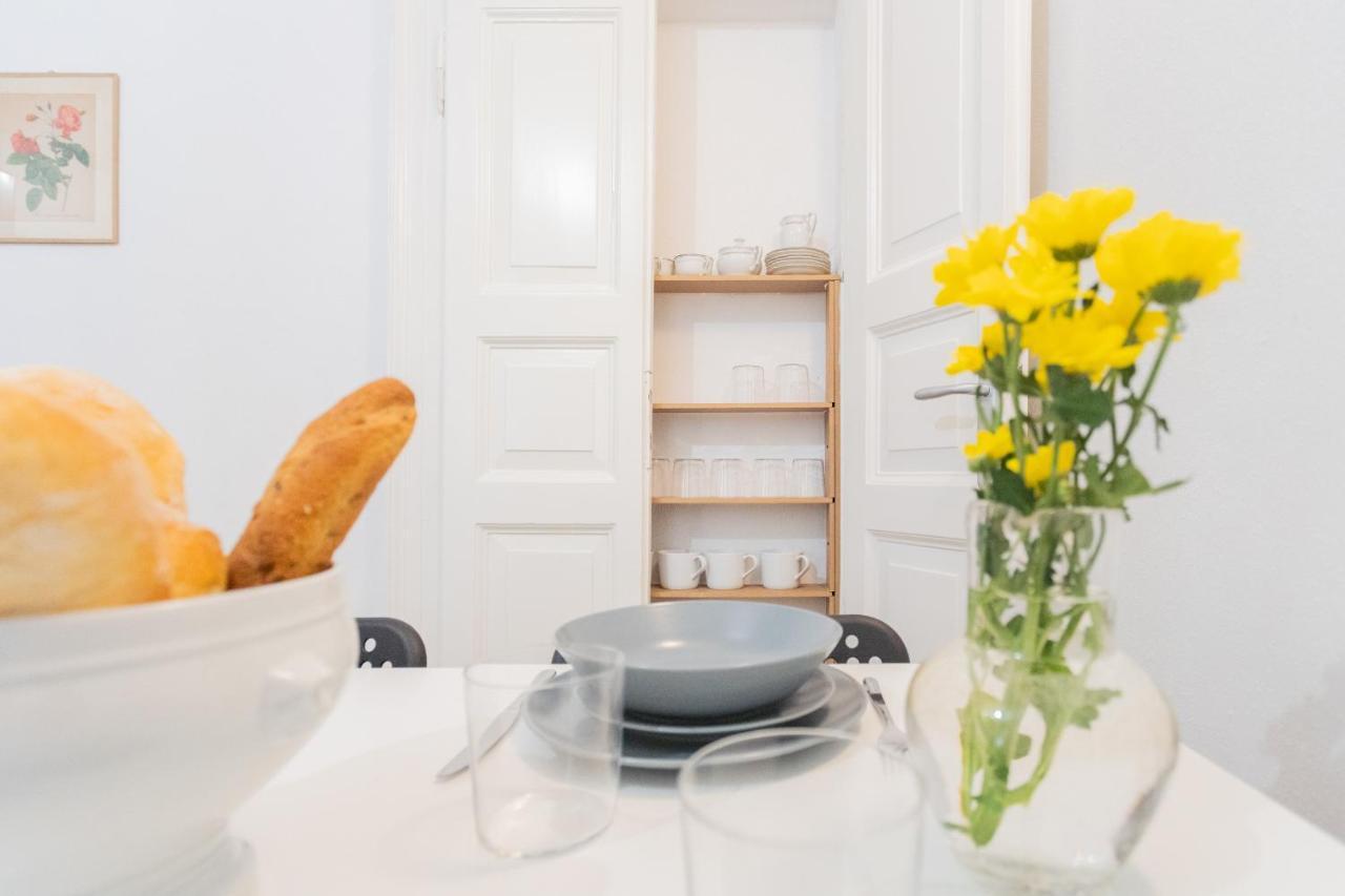 Apartment Da Pia In Historycal Centre By Rent Como