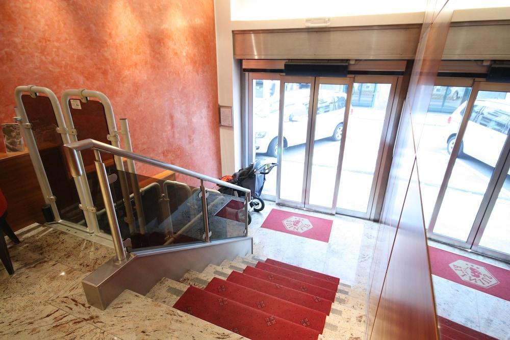 Plinius Lifestyle Hotel 4*