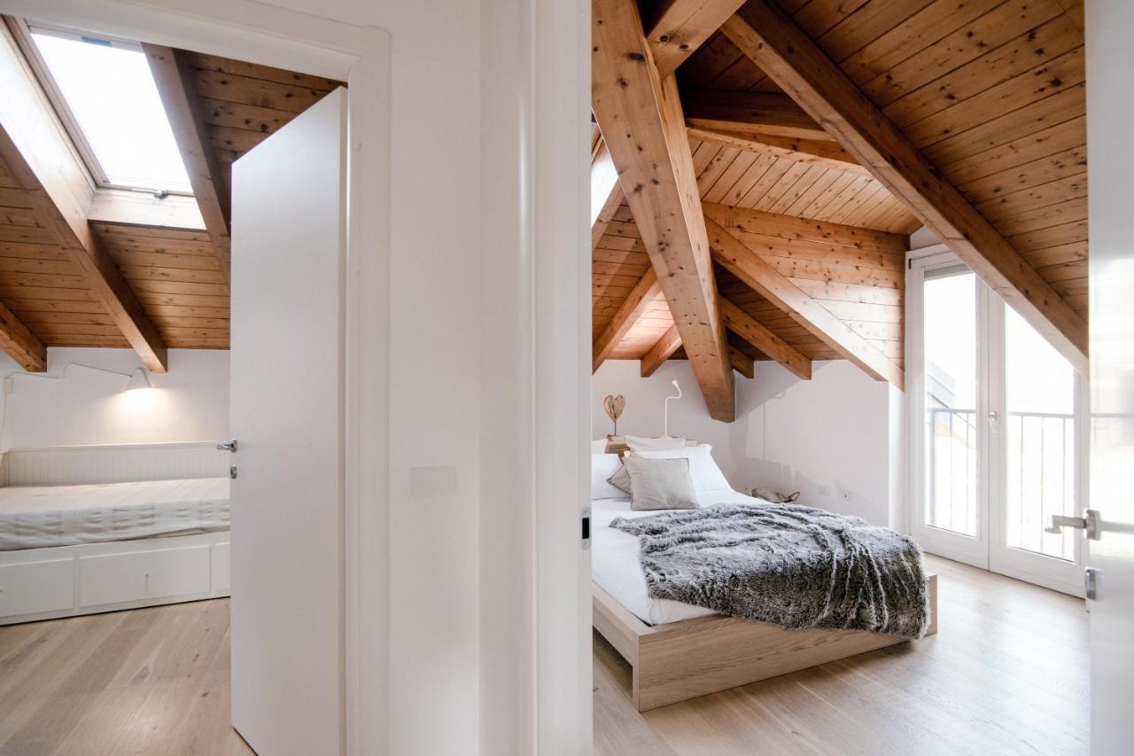 Modern Luxury Attic - Bymyhomeincomo Apartment *