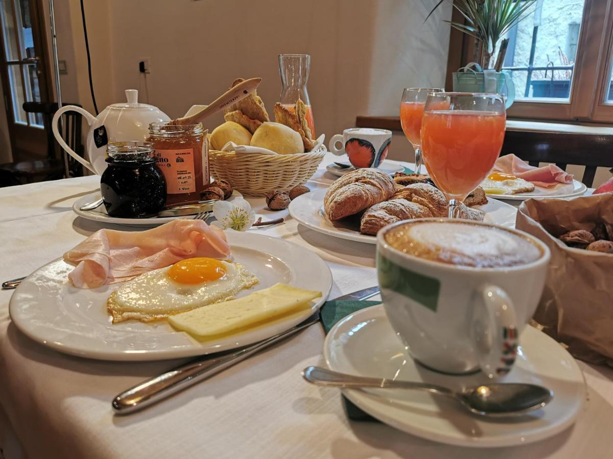 Torre Del Barbarossa Foresteria Bed & Breakfast Mandello del Lario