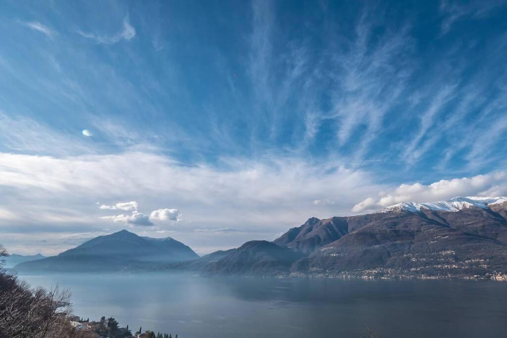 Beautiful Poolside And Stunning View Gardenia * Bellano
