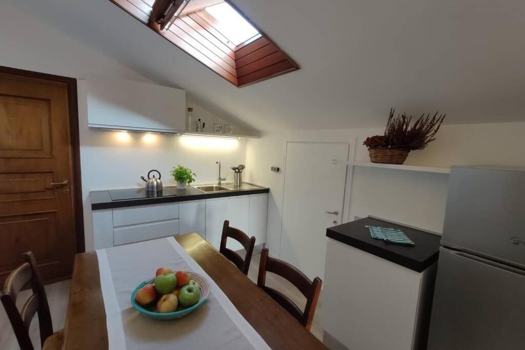 Apartment Como, Accogliente Mansarda Nel Verde Le Balze *