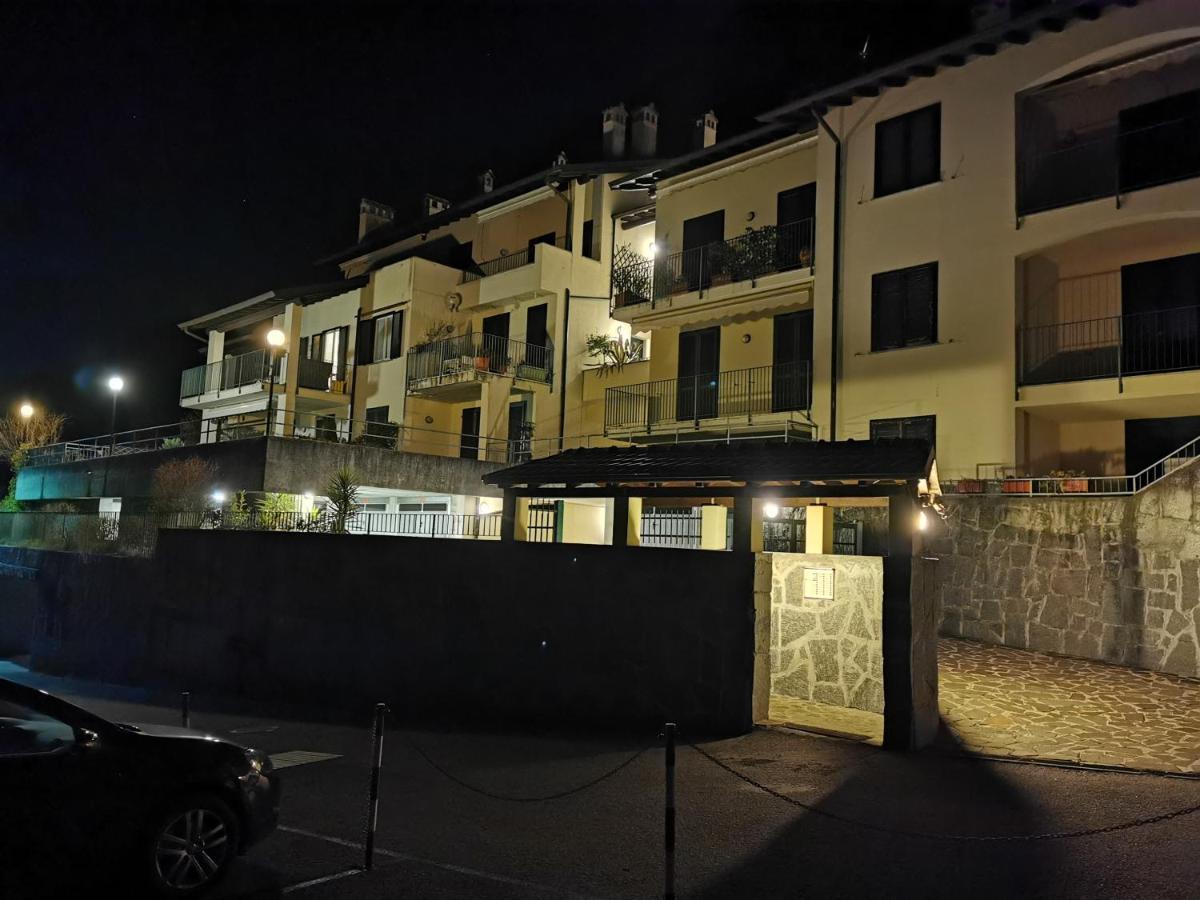 Near Monastero And Castello Di Vezio Apartment Varenna