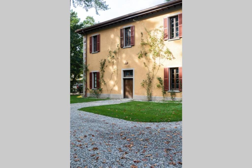 Appartamento Bilocale Nel Parco Di Erba