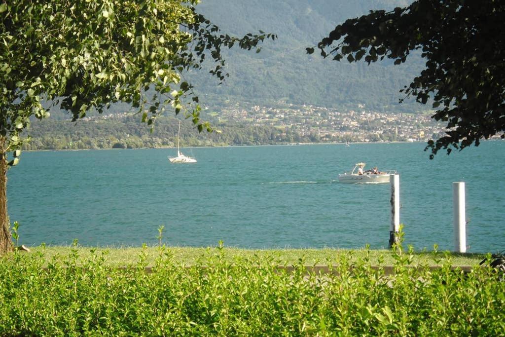 Favoloso Fronte Lago, *