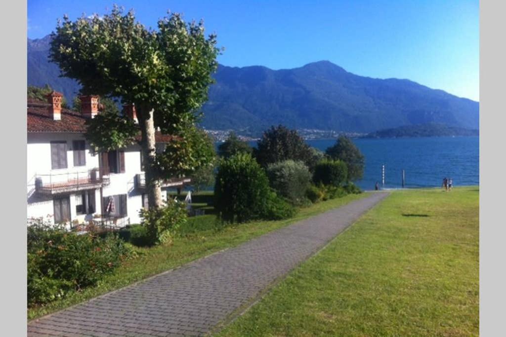 Favoloso Fronte Lago, *