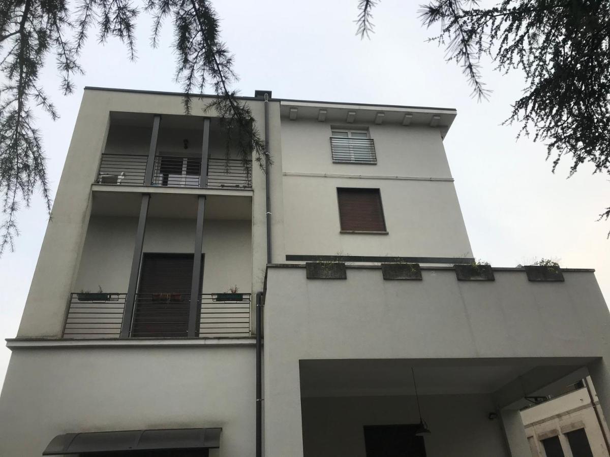 Guzzi - Apartment *