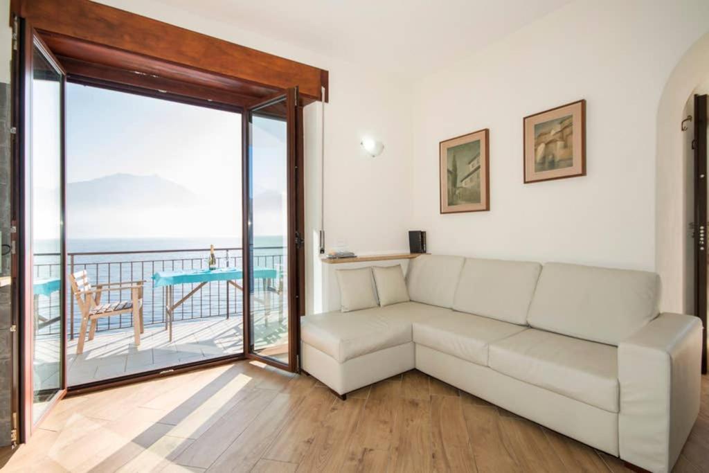 Villa Damia, Independent With Direct Lake Access Menaggio