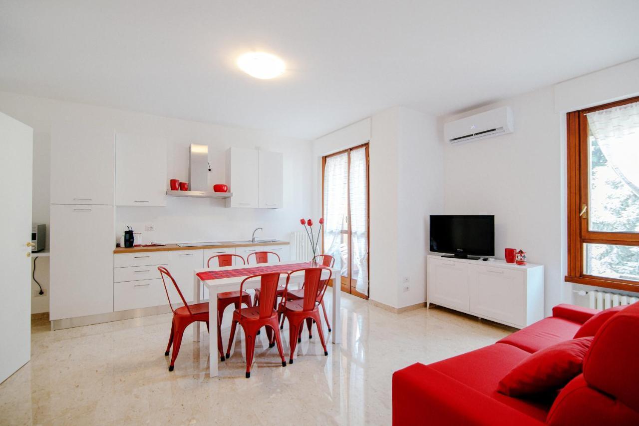 Dodo Red - The House Of Travelers Apartment Como