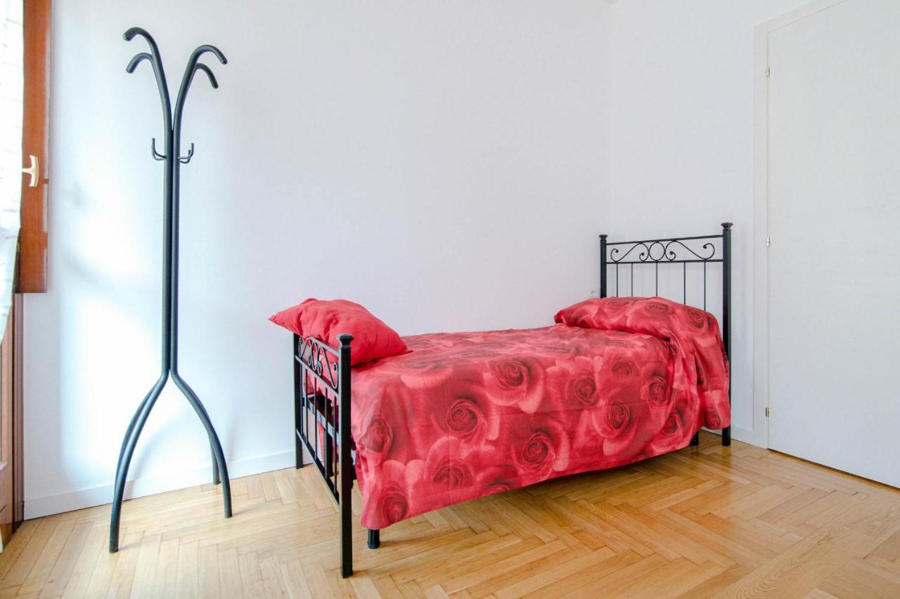 Dodo Red - The House Of Travelers * Como