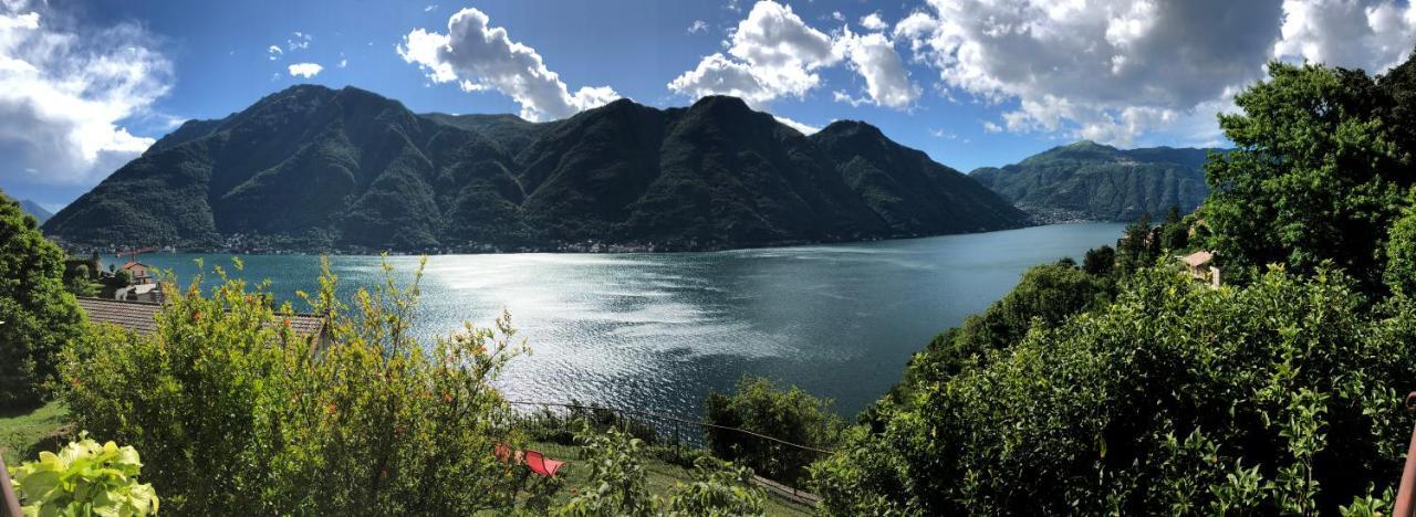 Lovely Stonehouse With Panorama Lake View Ferienhaus