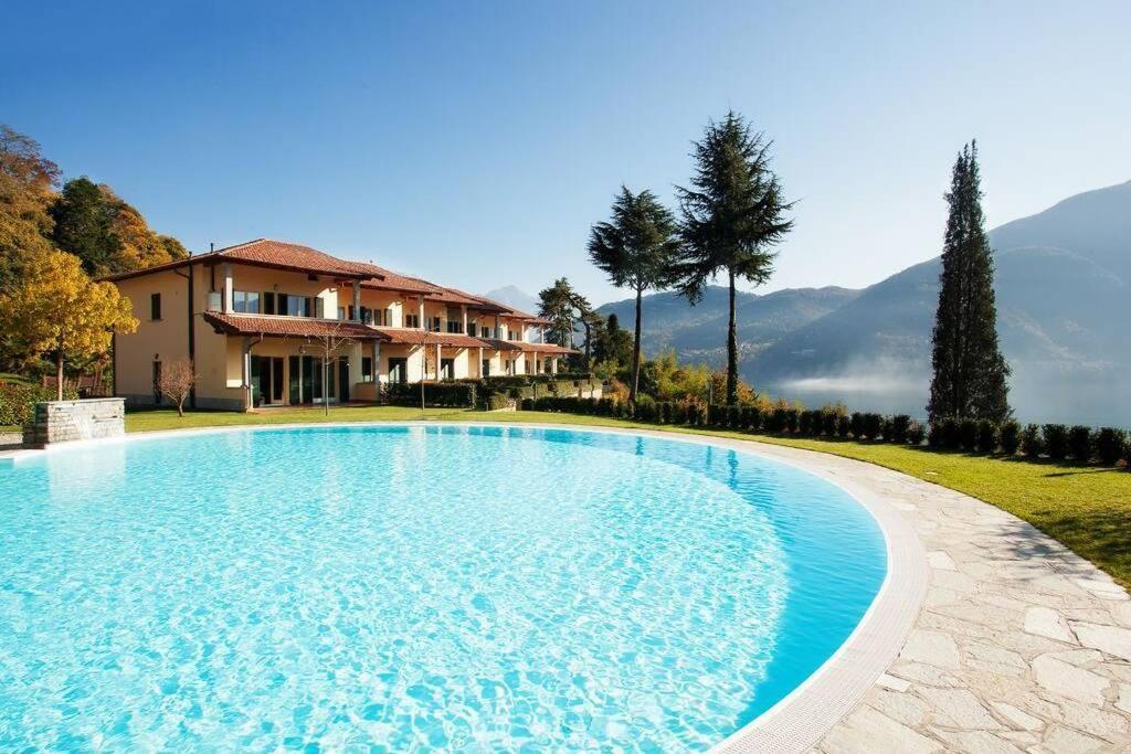 3-1 Of 11 In An Exclusive By Italian Apartment *
