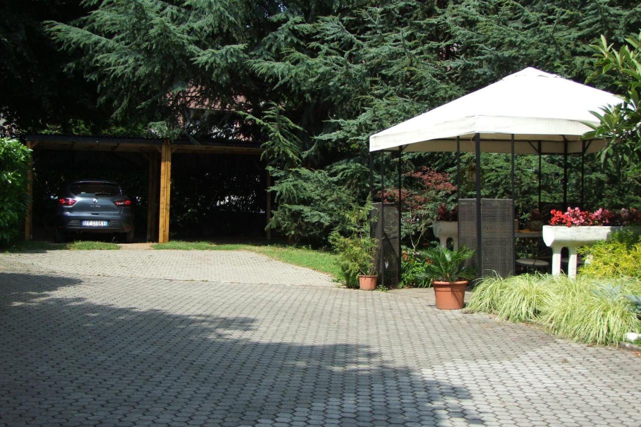 Monolocali In Casa Con Giardino *