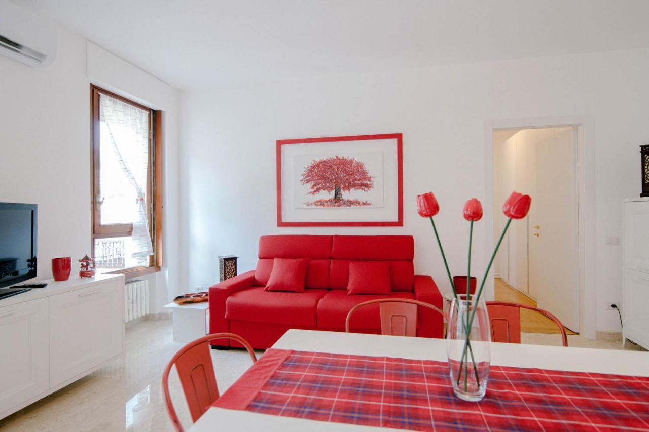 Dodo Red - The House Of Travelers Apartment
