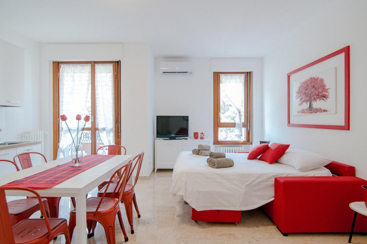 Dodo Red - The House Of Travelers Como