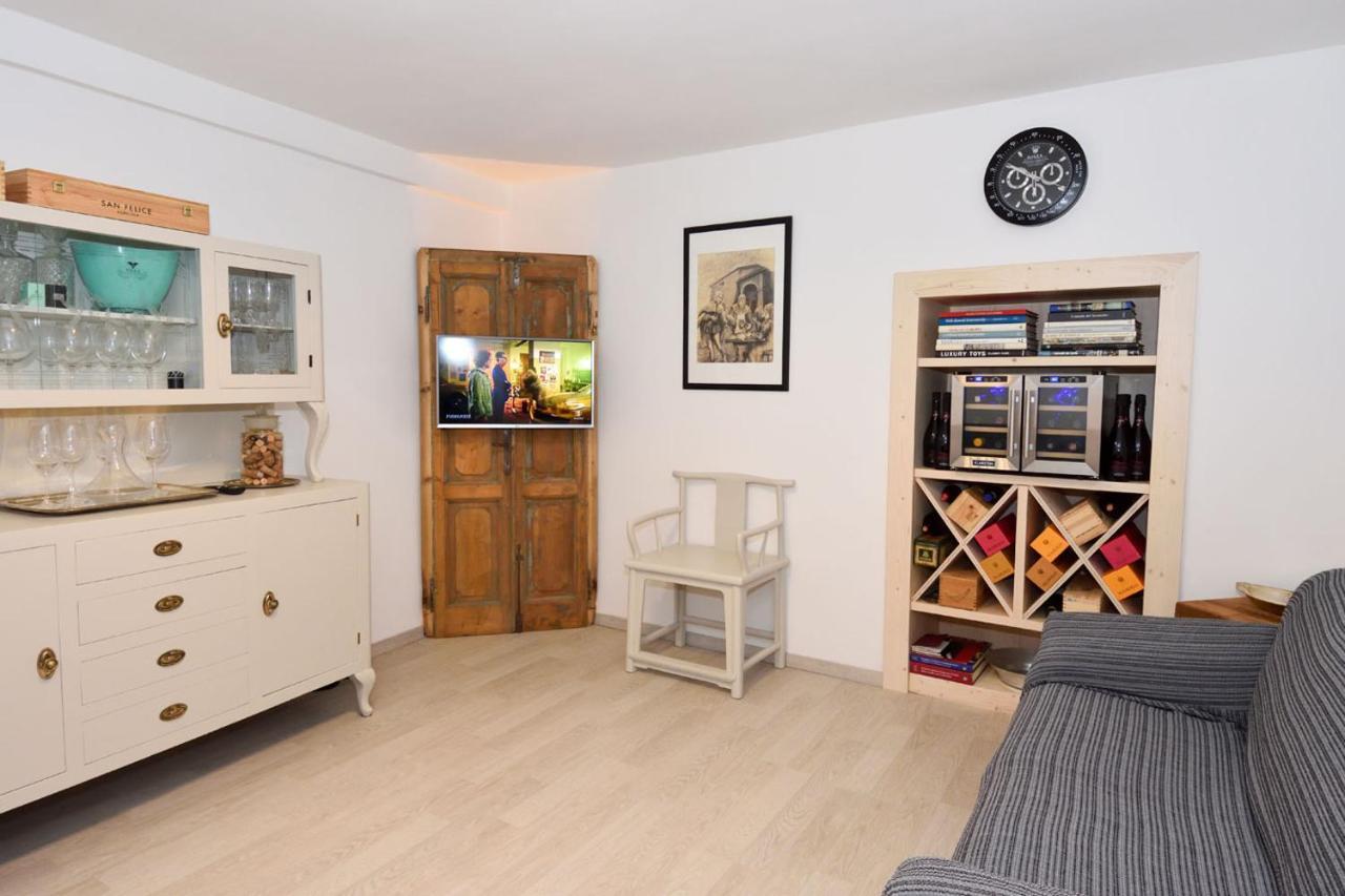 Pescallo Apartment *