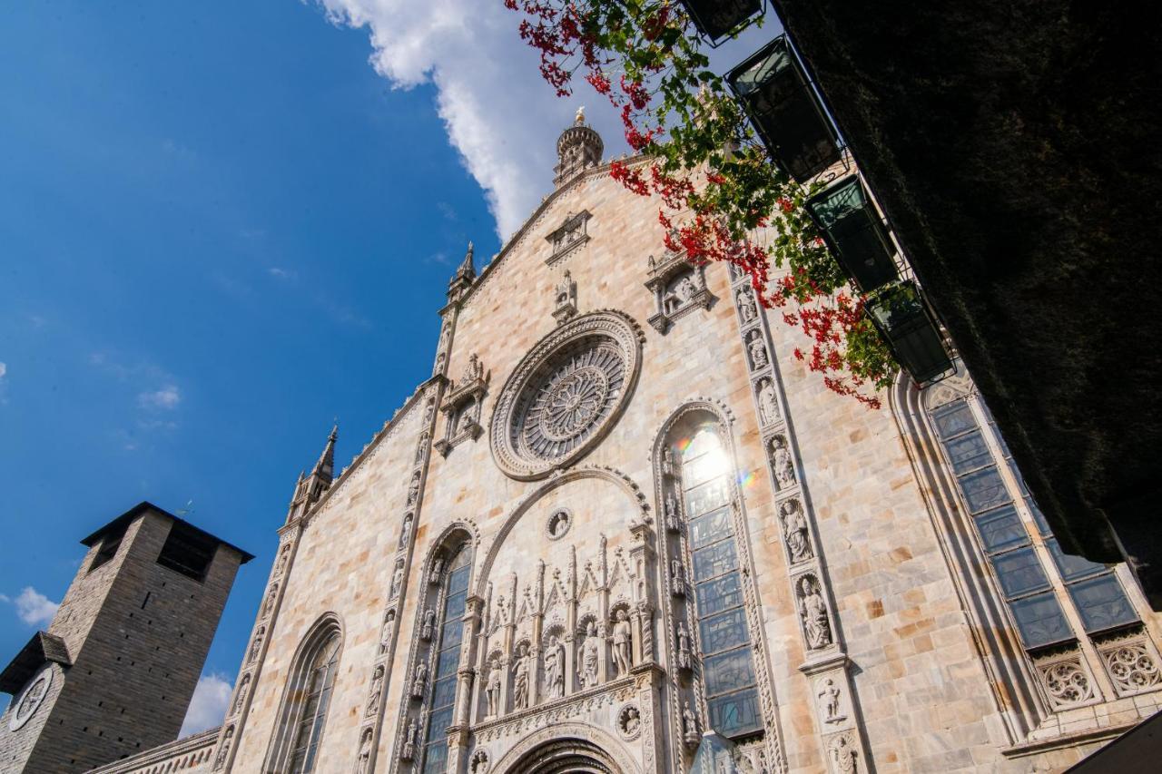 House Of Glass Cathedral View - The House Of Travelers Apartment Como