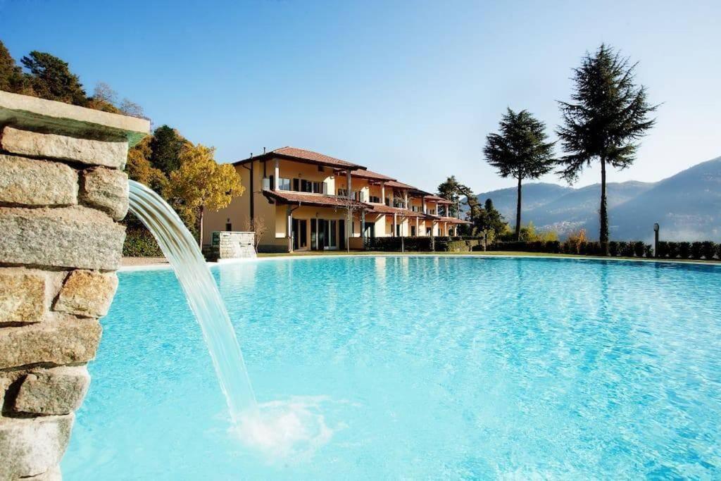 2-1 Of 11 In An Exclusive By Italian Apartment *
